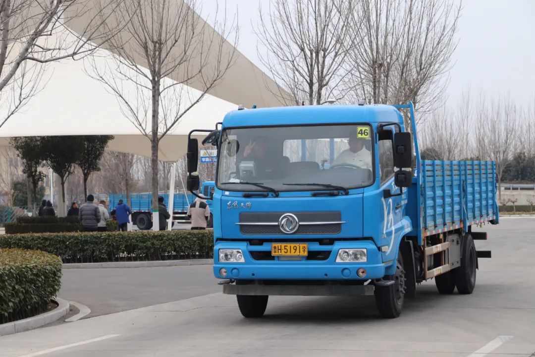 【濟(jì)寧大運(yùn)河駕?！看筌嚢嘈腿律?jí)，設(shè)備車模擬考試訓(xùn)練！(圖1)